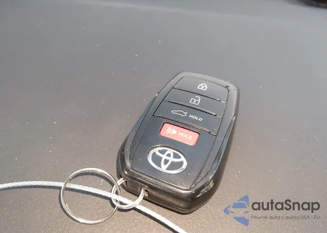 2025 Toyota Camry Le z USA, uszkodzony, nr VIN 4T1DAACK0SU565647